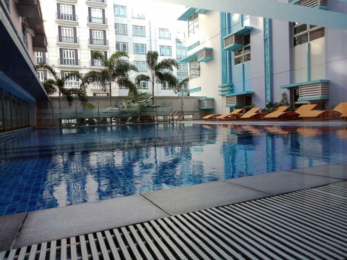 Chillax Studio 101 Newport Boulevard Manila Exterior foto